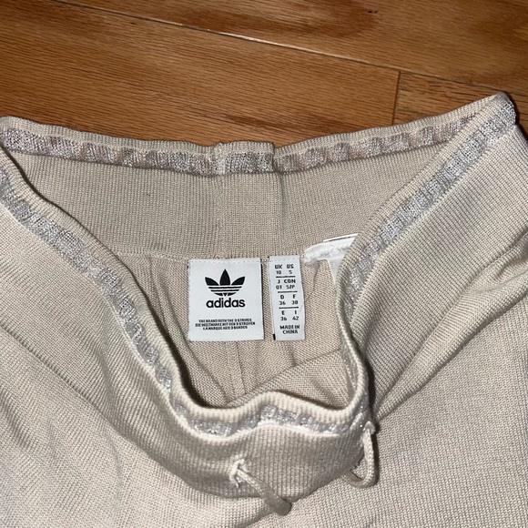 VINTAGE ADIDAS CAPRI WIDE LEG SWEATS (S) - Picture 6 of 7